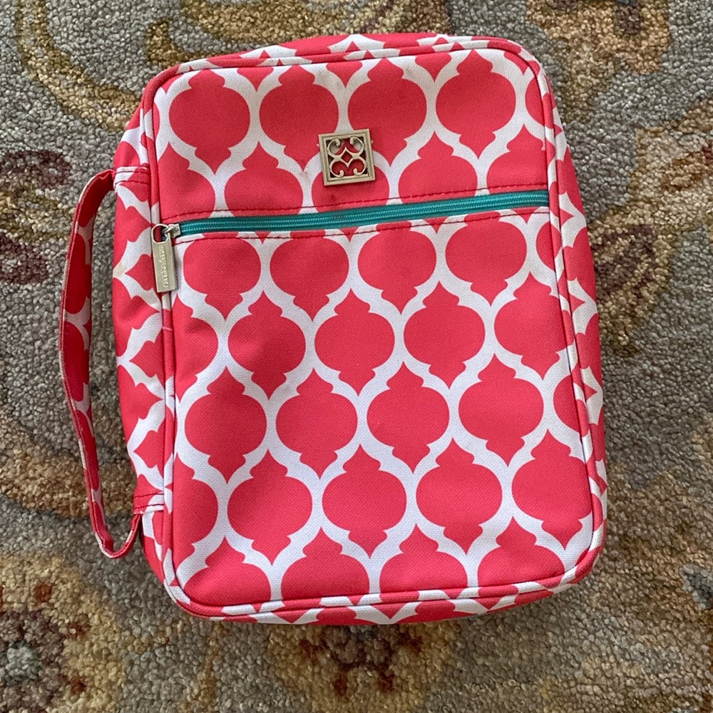 ⭐️ LIKE NEW ⭐️ Mary Square Bible cover